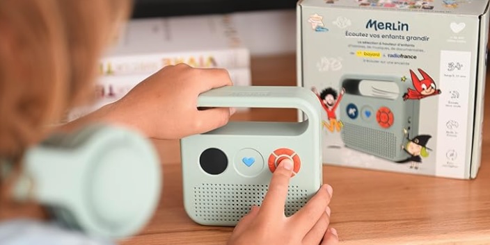 Dans notre comparatif l'enceinte Merlin est la meilleure des boites à histoires en français